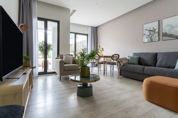 limehome barcelona rector triado