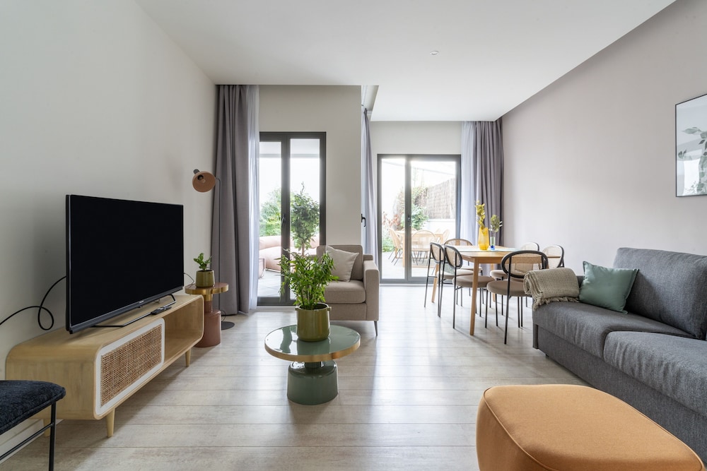 limehome barcelona rector triado