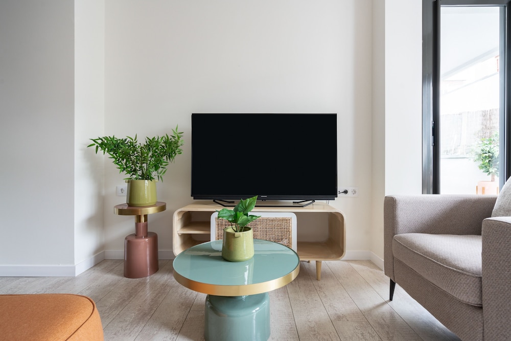 limehome barcelona rector triado