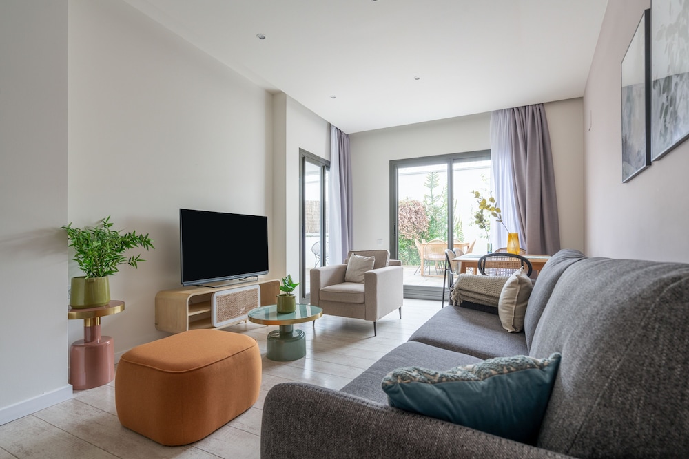 limehome barcelona rector triado