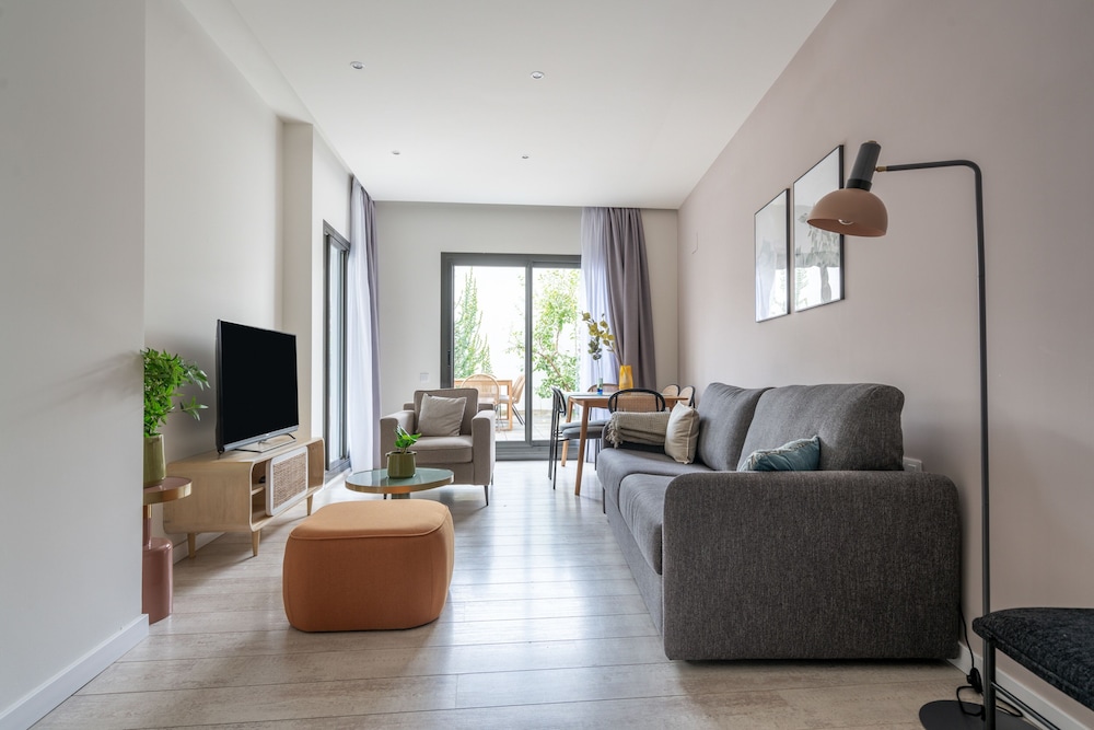 limehome barcelona rector triado