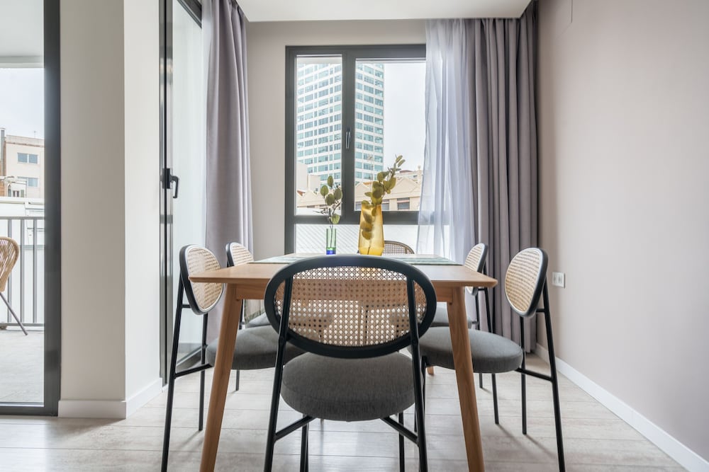 limehome barcelona rector triado