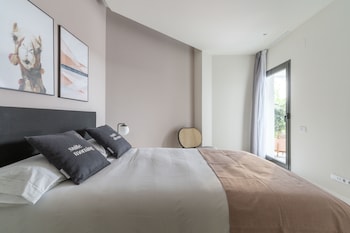limehome barcelona rector triado