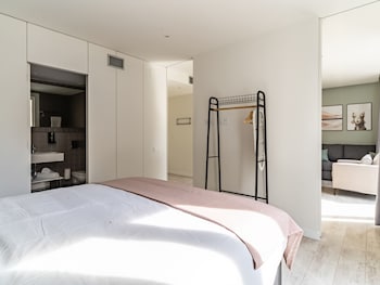 limehome barcelona rector triado