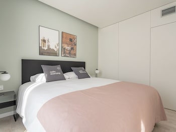 limehome barcelona rector triado