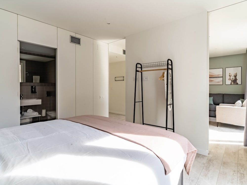 limehome barcelona rector triado
