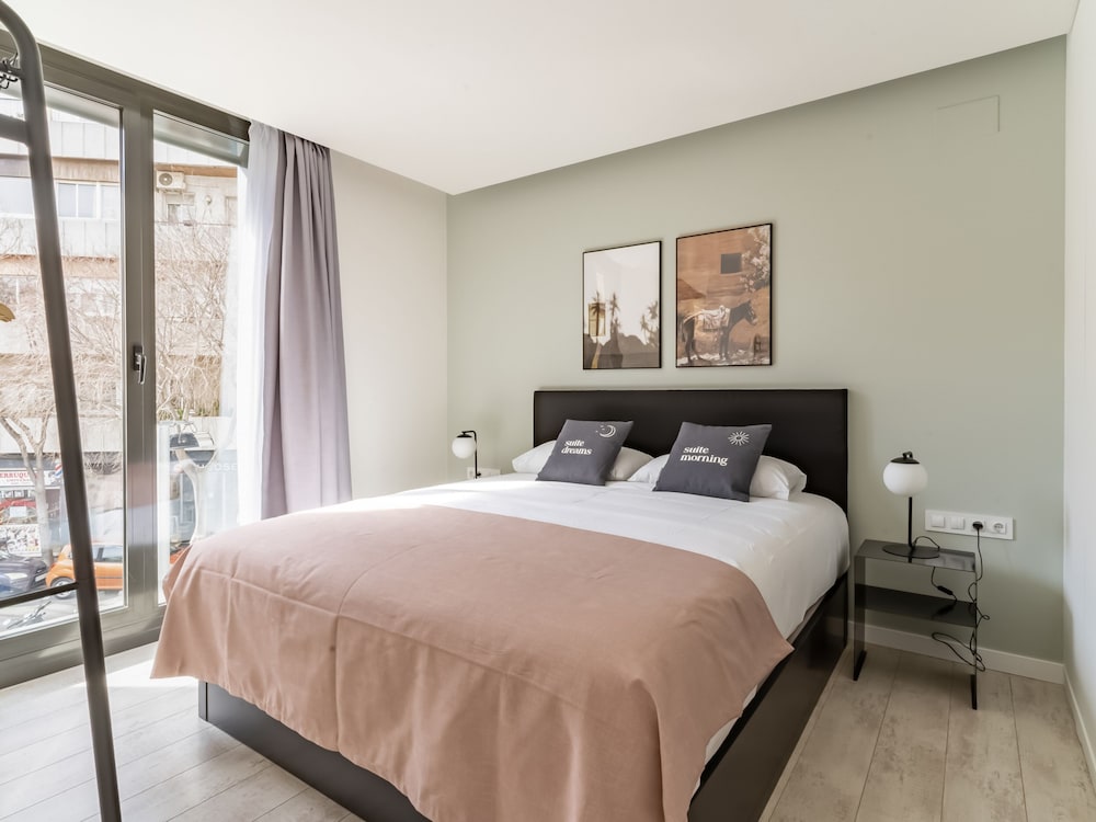limehome barcelona rector triado