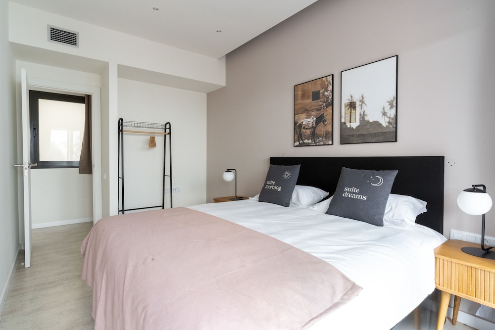 limehome barcelona rector triado