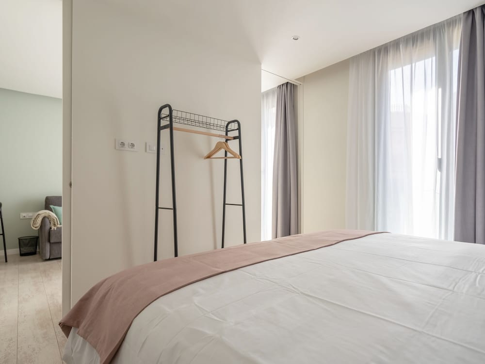 limehome barcelona rector triado