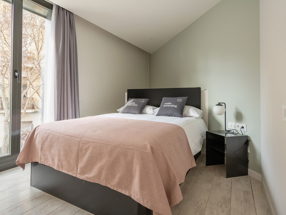limehome barcelona rector triado