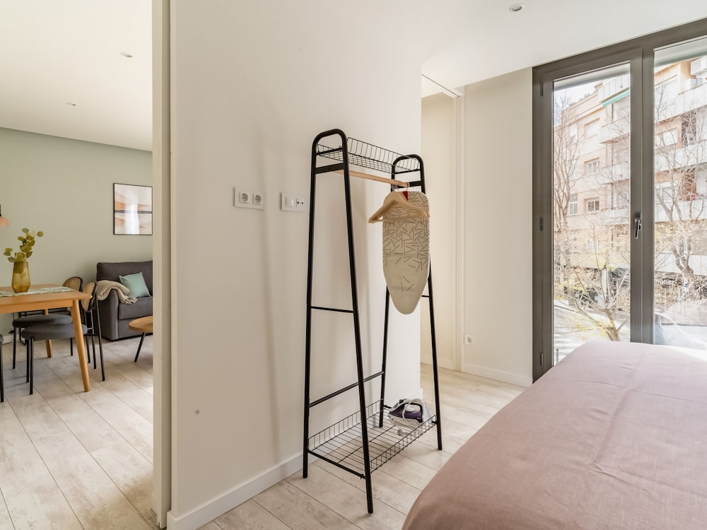 limehome barcelona rector triado