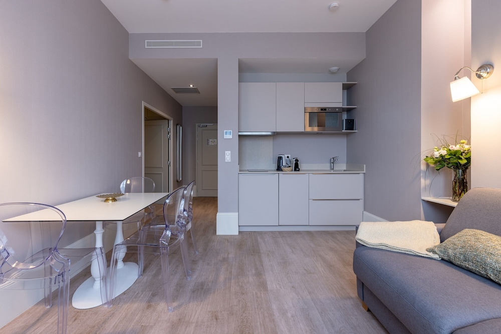 la maison blanche apparthotels climatises de charme chic and cosy centre ville