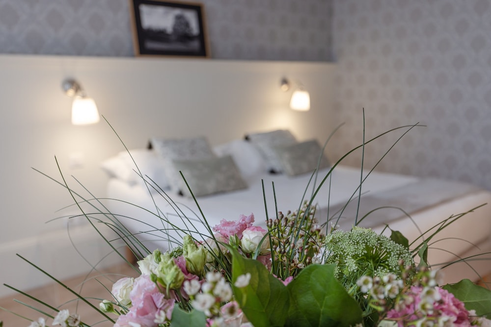 la maison blanche apparthotels climatises de charme chic and cosy centre ville