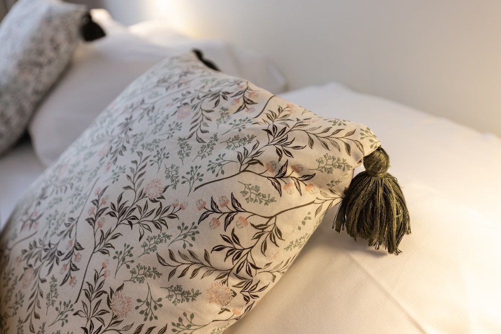 la maison blanche apparthotels climatises de charme chic and cosy centre ville