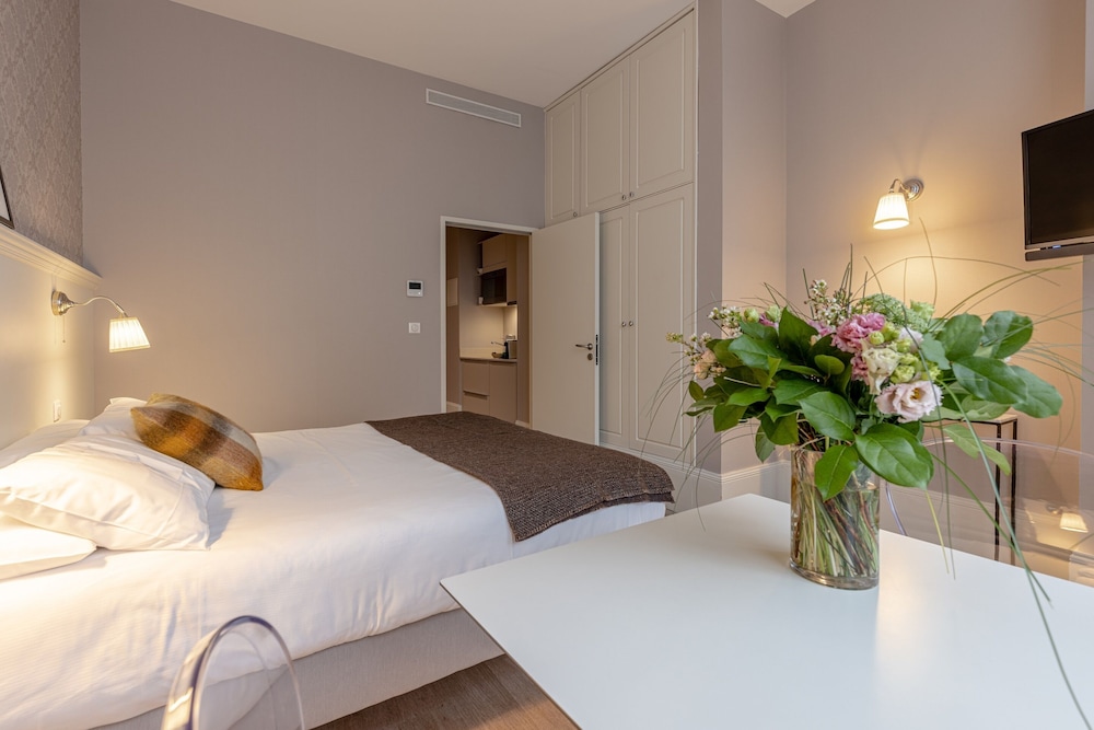 la maison blanche apparthotels climatises de charme chic and cosy centre ville