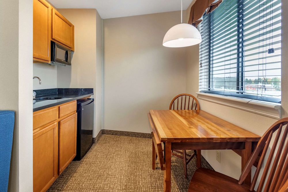 comfort inn and suites montpelier berlin