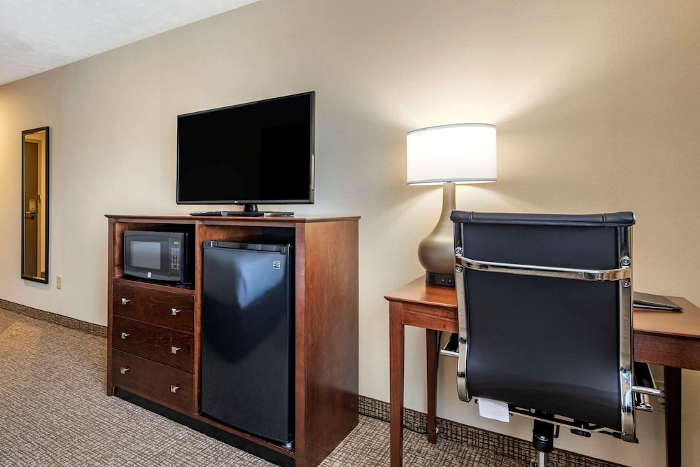 comfort inn and suites montpelier berlin