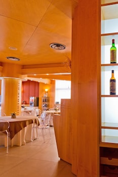 Mediterranea Hotel & Convention Center,Near Arechi Stadium,4 star