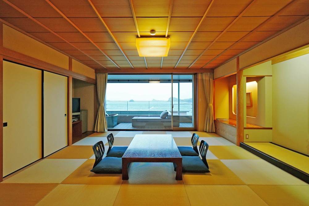 iki retreat by onko chishin
