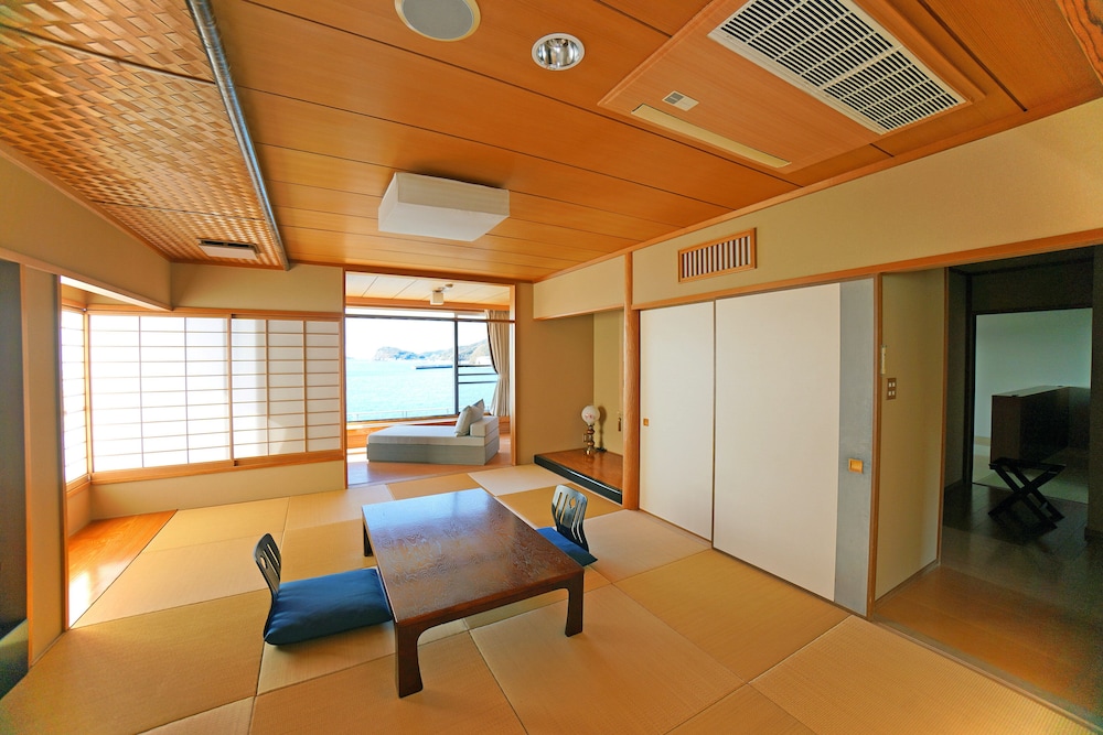 iki retreat by onko chishin