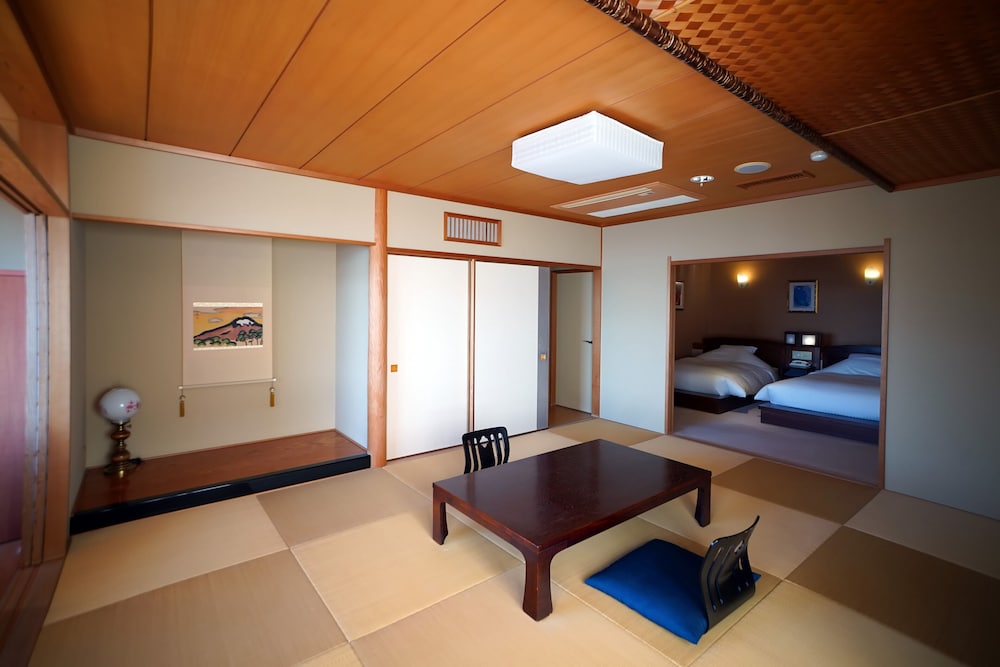 iki retreat by onko chishin