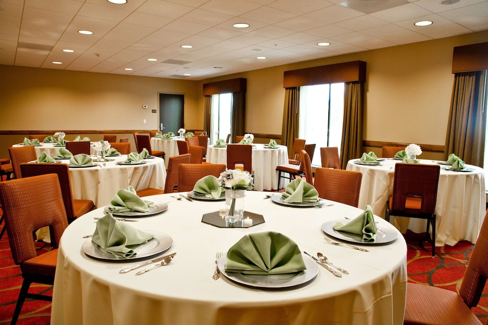 hampton inn and suites salinas