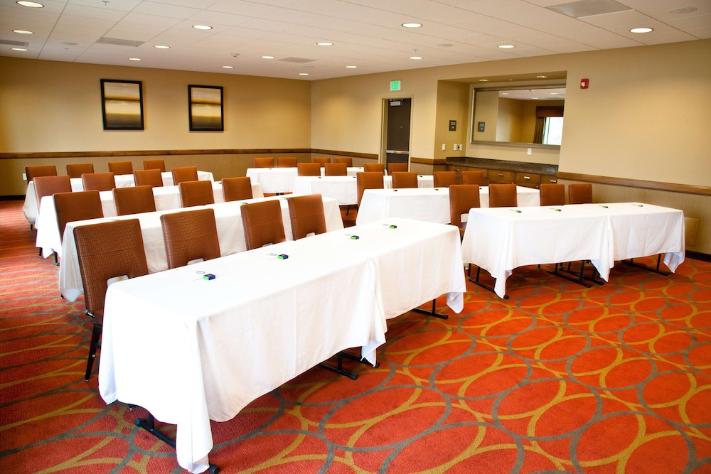hampton inn and suites salinas