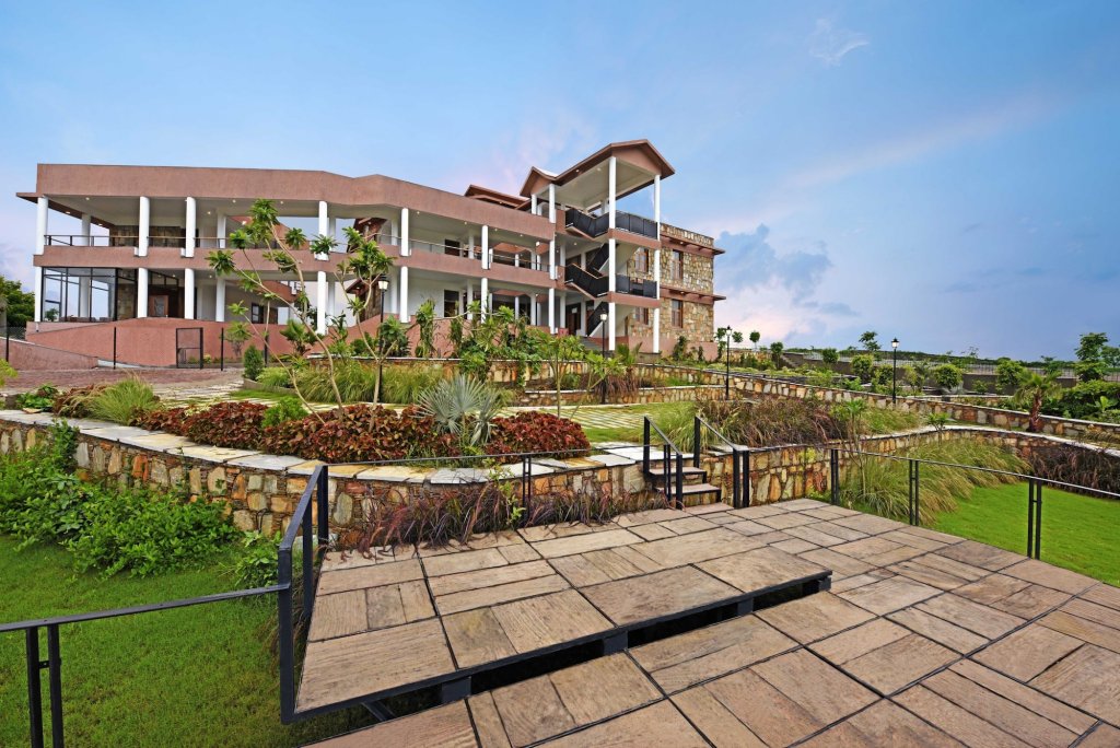 Palm Valley Svasti Resort,Udaipur>>Eklingji,3 star