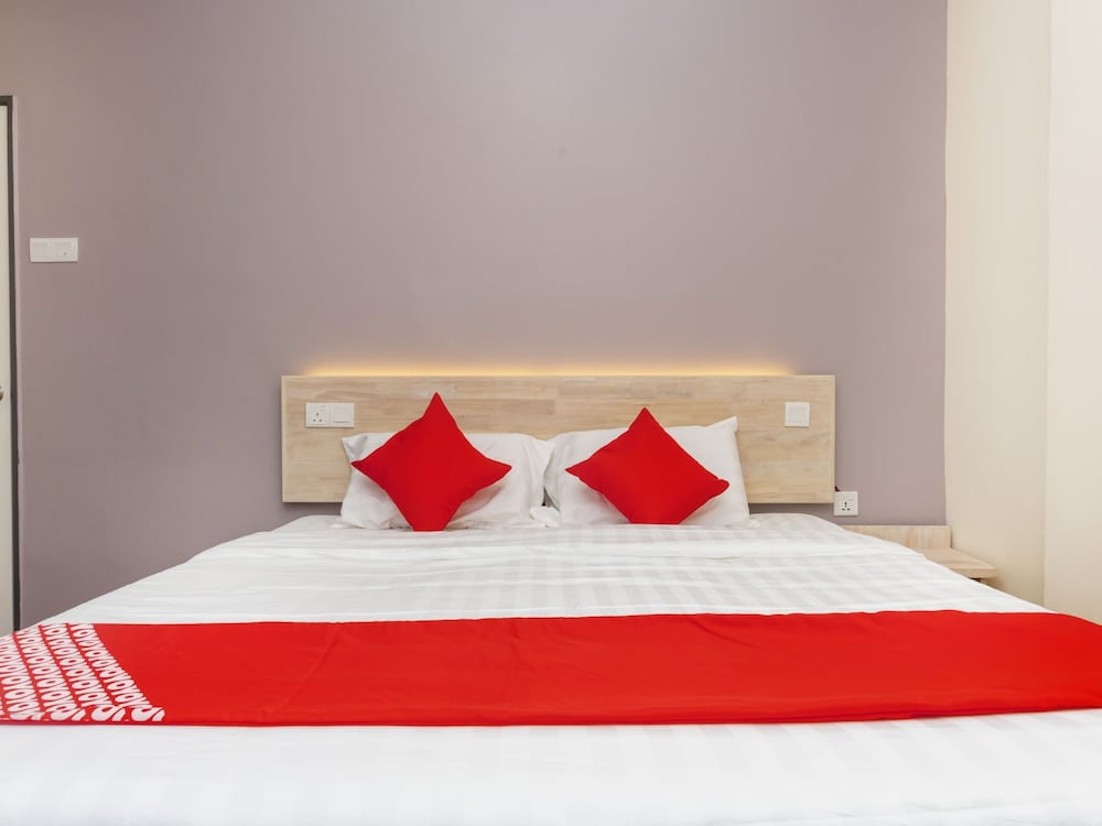 oyo 778 bmw 2 hotel