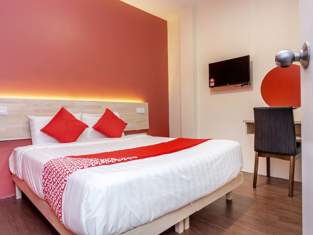 oyo 778 bmw 2 hotel