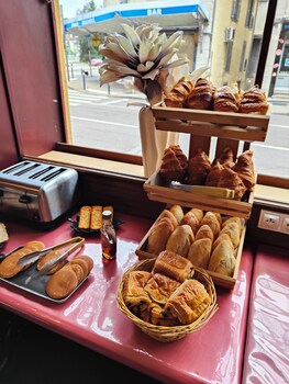 hotel terminus pizzeria pizza gogo