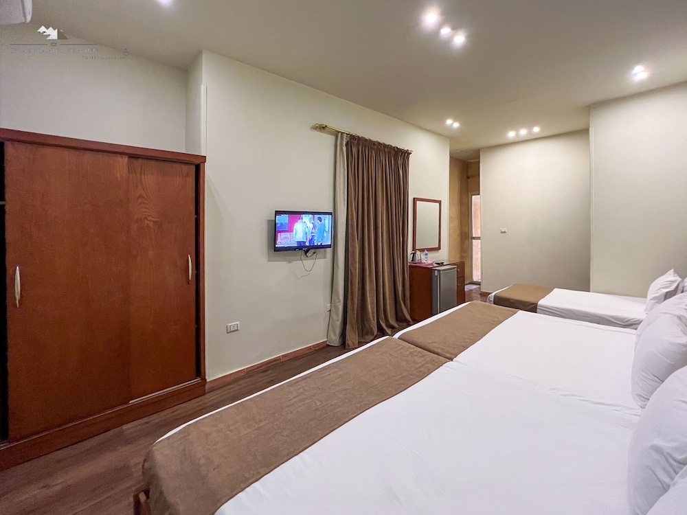 giza pyramids view inn