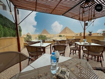 giza pyramids view inn