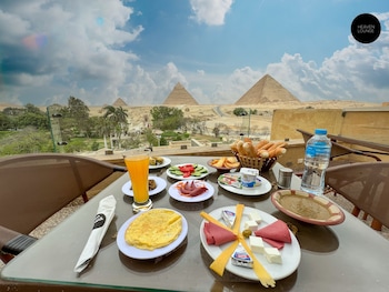 giza pyramids view inn