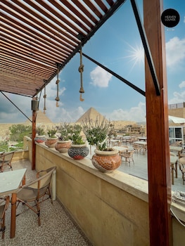 giza pyramids view inn