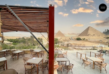giza pyramids view inn