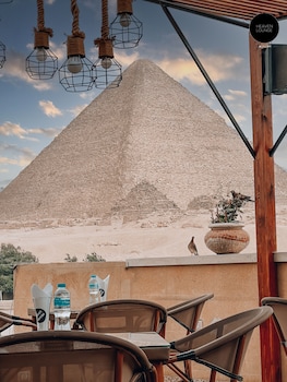 giza pyramids view inn
