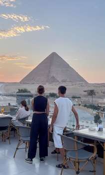 giza pyramids view inn