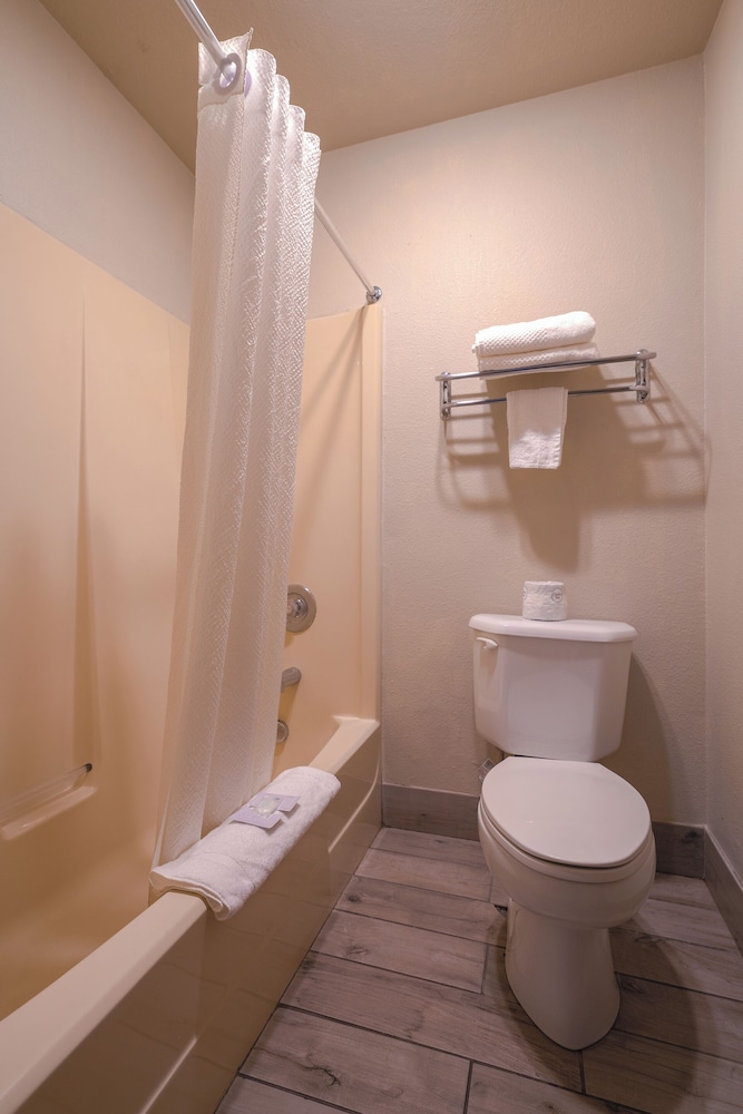 budget inn gladstone by oyo portland clackamas