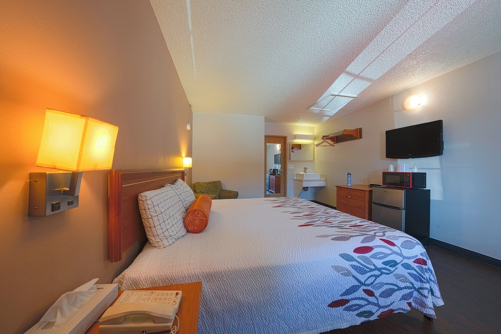 budget inn gladstone by oyo portland clackamas