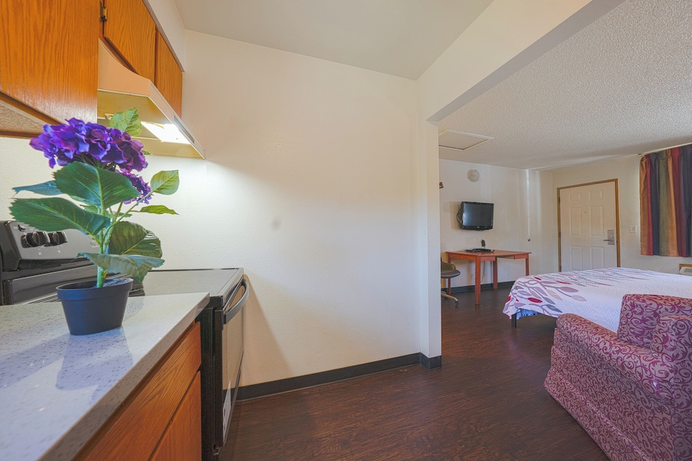budget inn gladstone by oyo portland clackamas