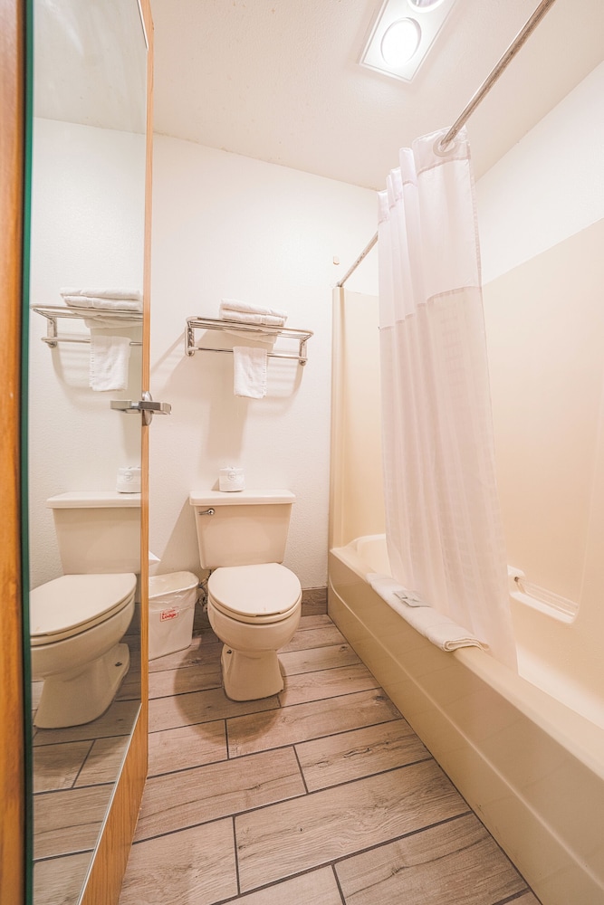budget inn gladstone by oyo portland clackamas