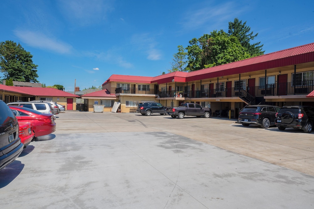 budget inn gladstone by oyo portland clackamas