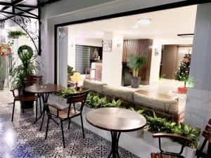 hana stay tran quoc hoan