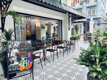 hana stay tran quoc hoan