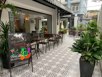 hana stay tran quoc hoan