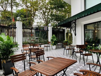 hana stay tran quoc hoan