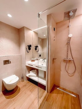 hotel alexandrion experience