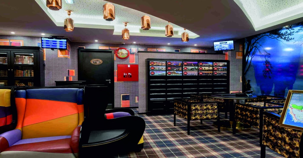 hotel jaguar oporto airport to hotel and city is a free shuttle service