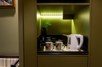 hotel jaguar oporto airport to hotel and city is a free shuttle service